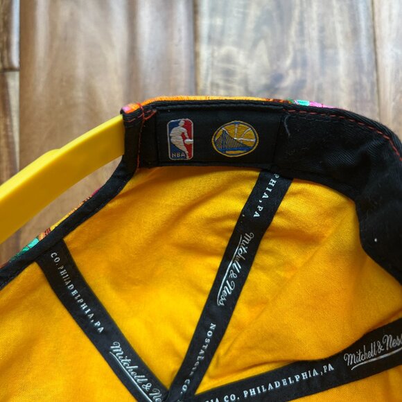 Golden State Warriors - Tropical / Floral - Snapback - Mitchell & Ness Hat - Picture 4 of 7